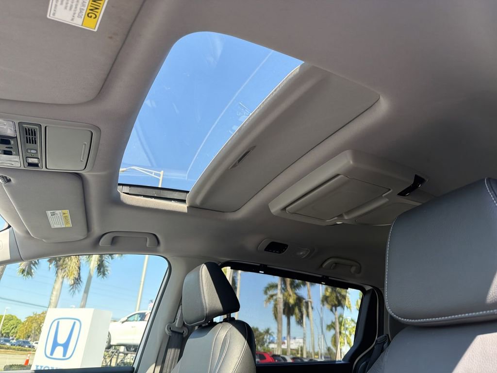 Certified 2024 Honda Odyssey Touring image 24