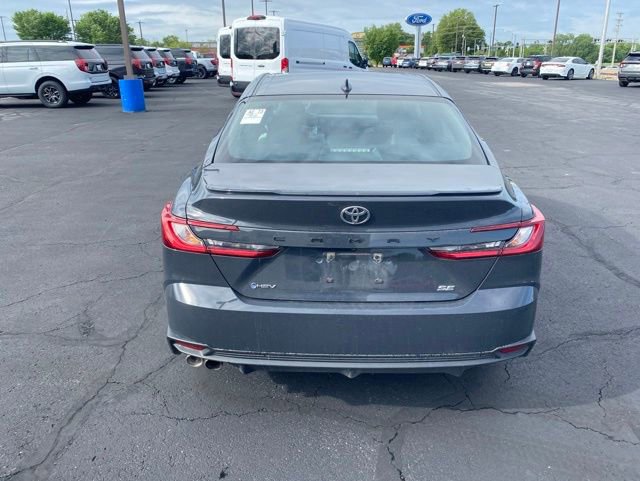 Used 2025 Toyota Camry SE FWD image 4