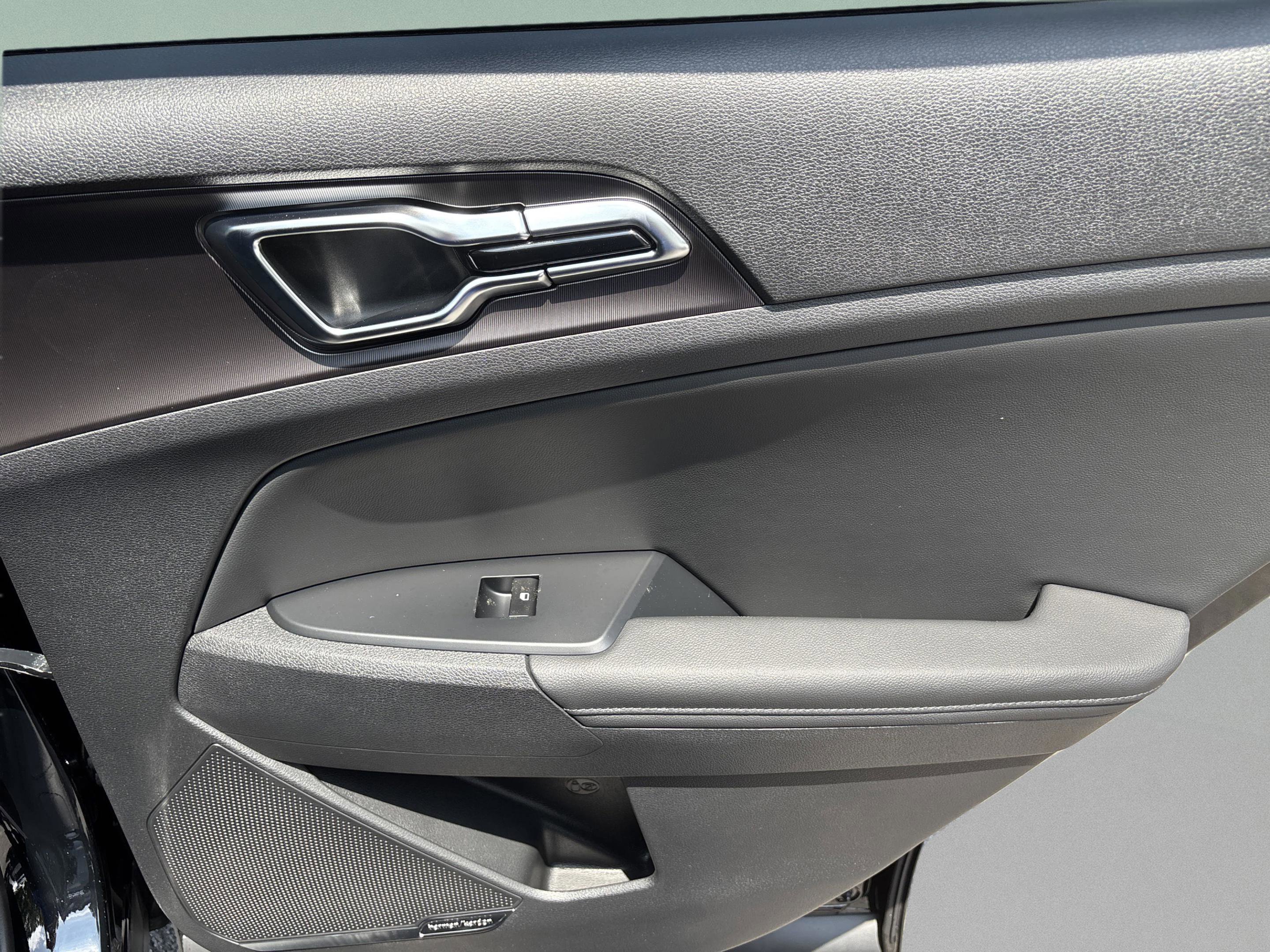 New 2026 Kia Sportage SX image 38