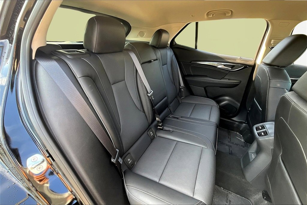 Used 2023 Buick Envision Essence image 27