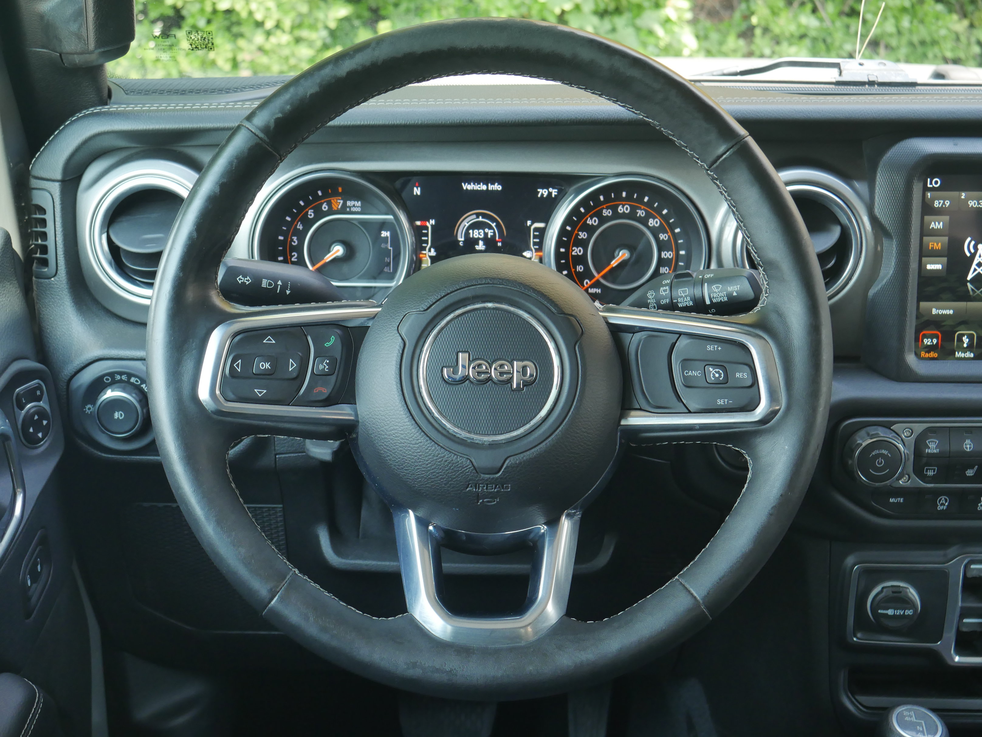 Used 2018 Jeep Wrangler Unlimited Sahara AWD/4WD image 6