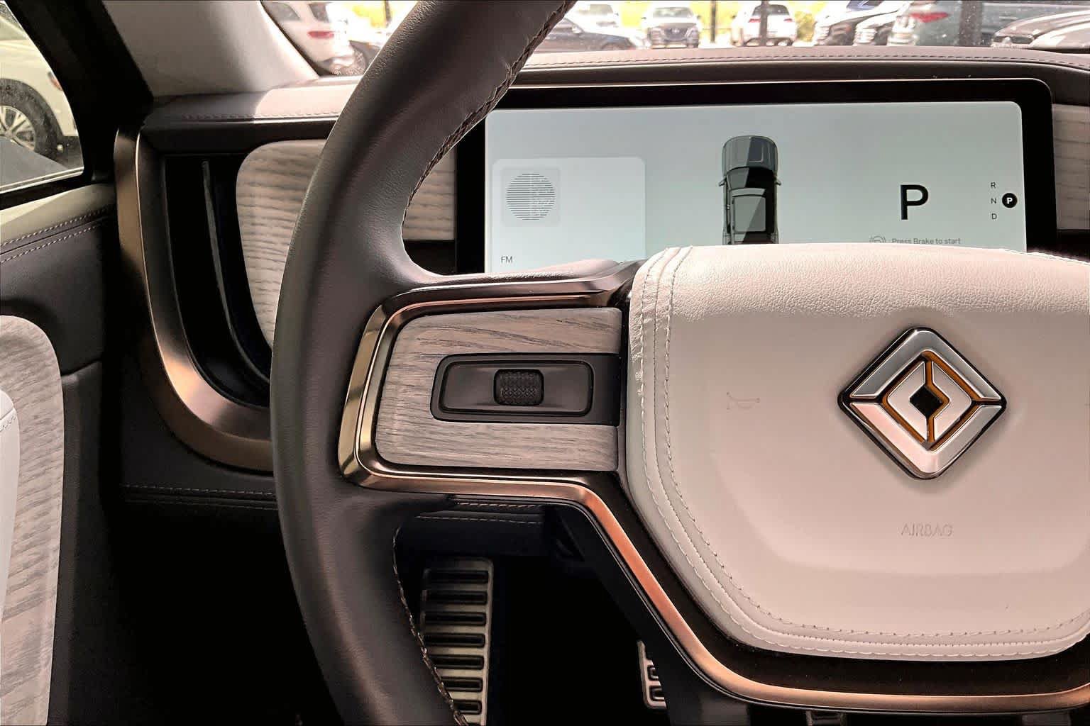 Used 2025 Rivian R1S Premium Dual AWD/4WD image 22