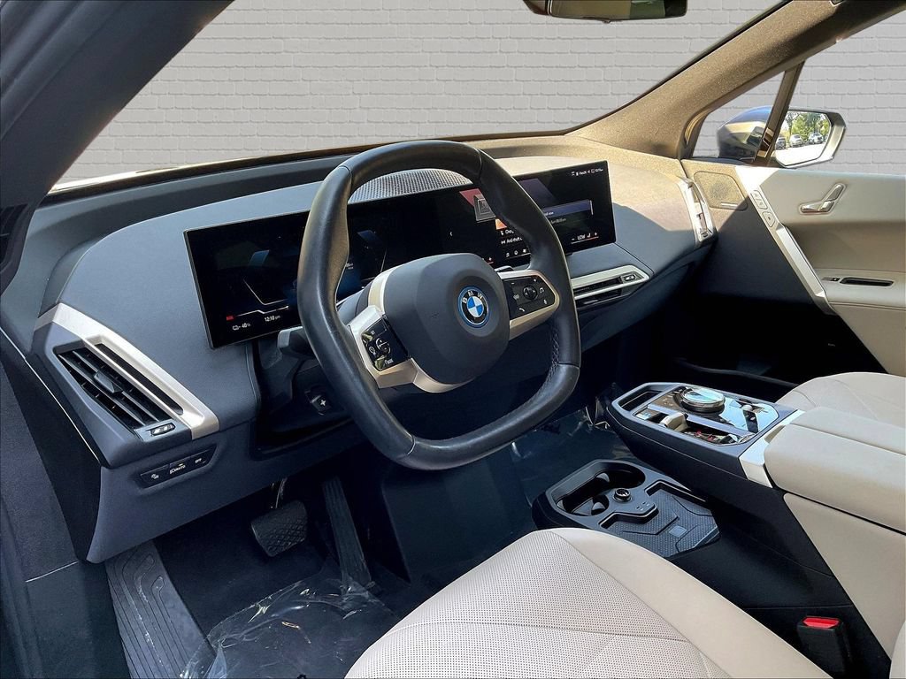 Used 2024 BMW iX xDrive50 AWD/4WD image 15