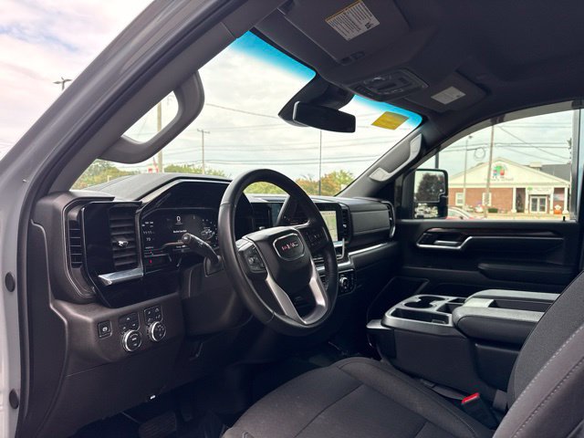 Used 2025 GMC Sierra 2500 SLE w/ SLE Value Package; AWD/4WD image 12