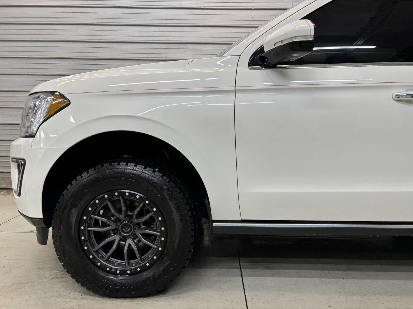 Used 2021 Ford Expedition Limited AWD/4WD image 4