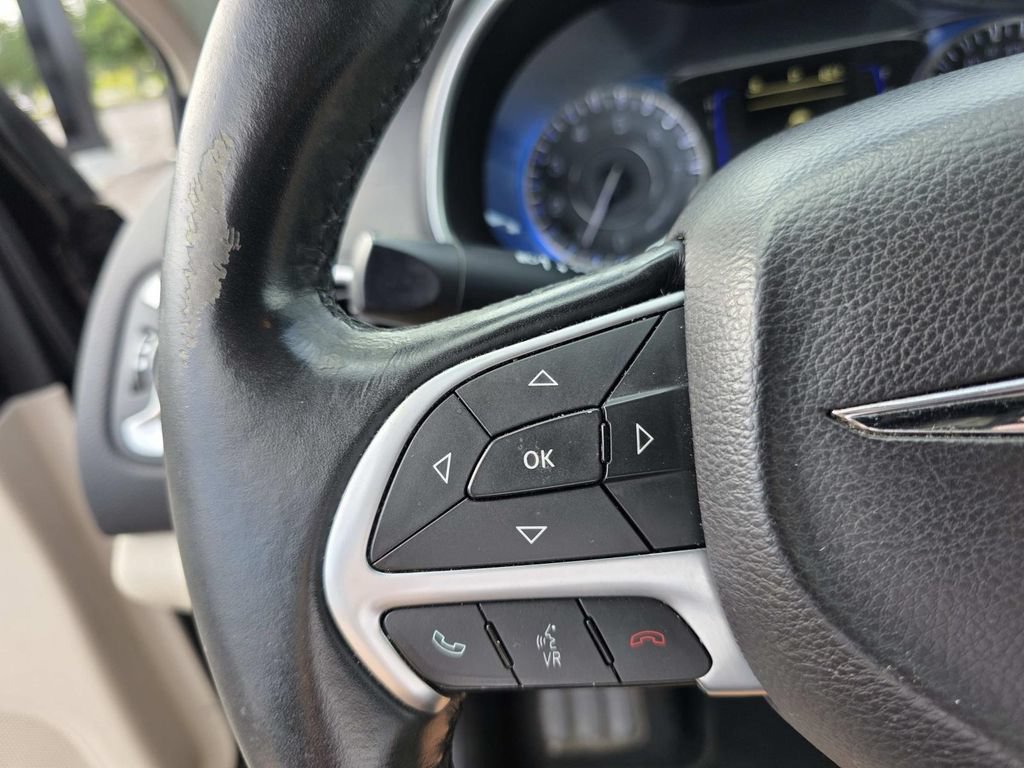 Used 2016 Chrysler 200 Limited w/ Anniversary Edition FWD image 13