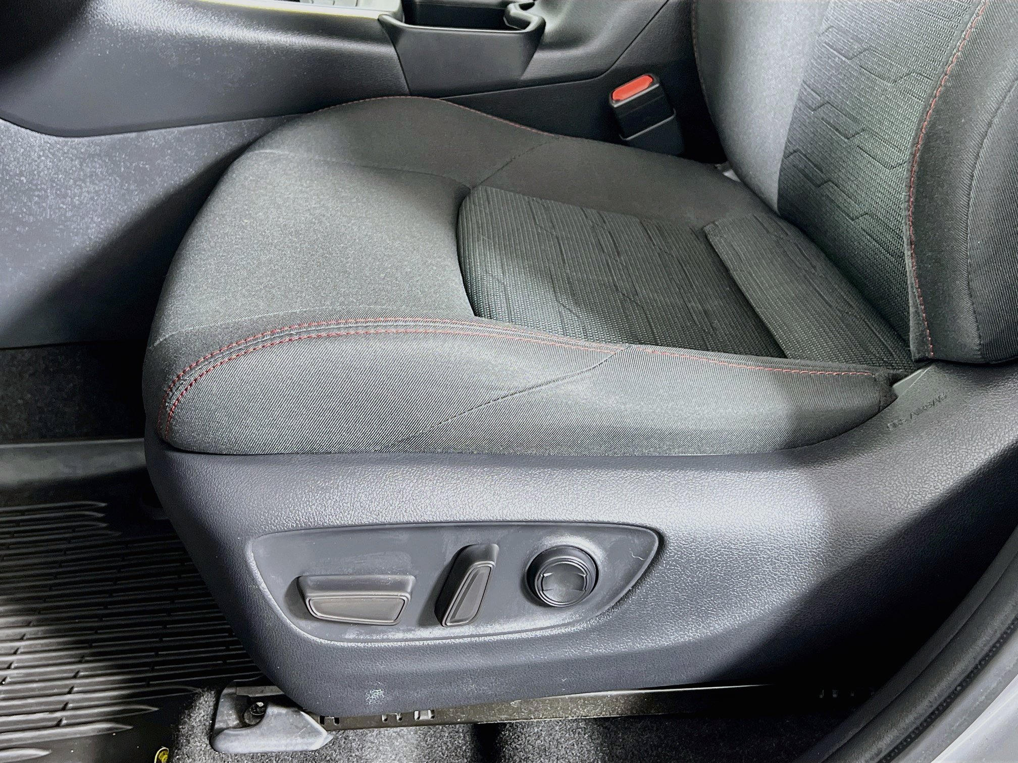 Used 2024 Toyota RAV4 SE w/ Weather & Moonroof Package AWD/4WD image 20