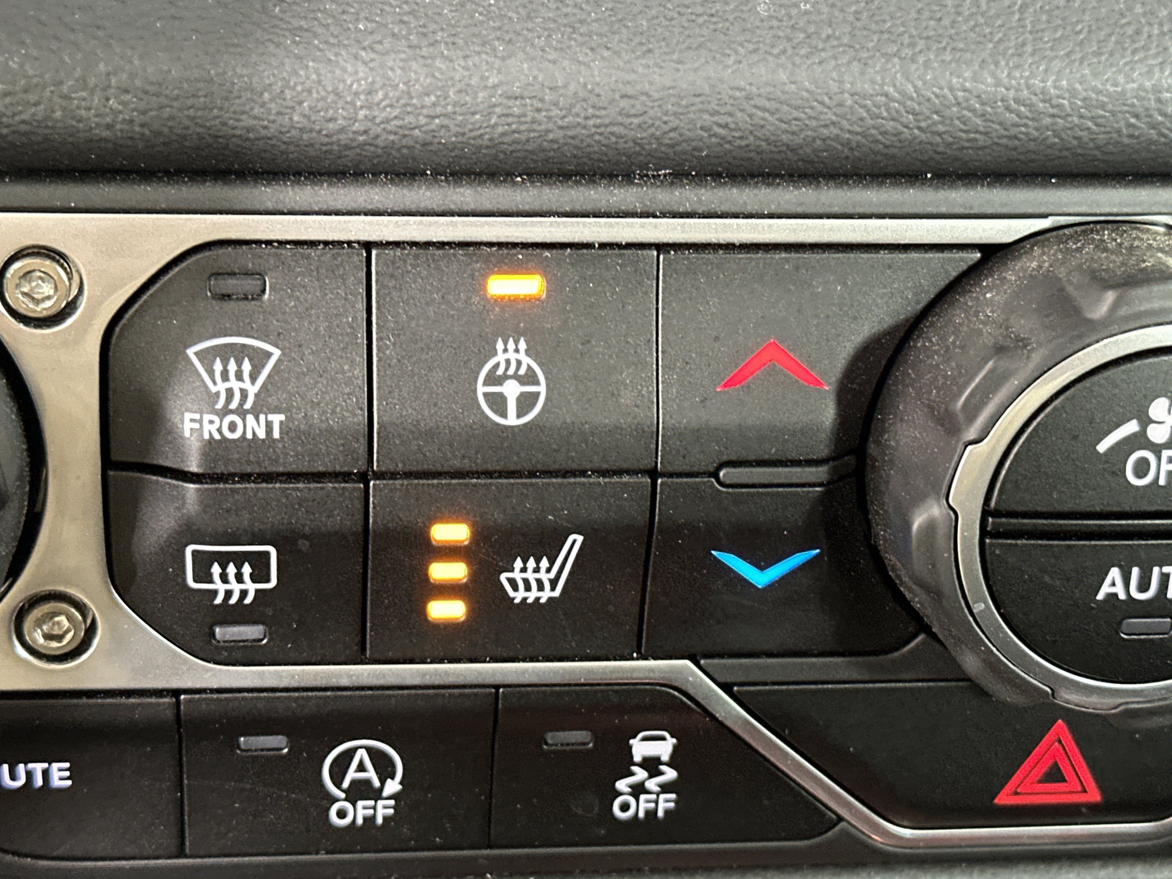 Used 2024 Jeep Wrangler Unlimited Rubicon w/ Technology Group image 24