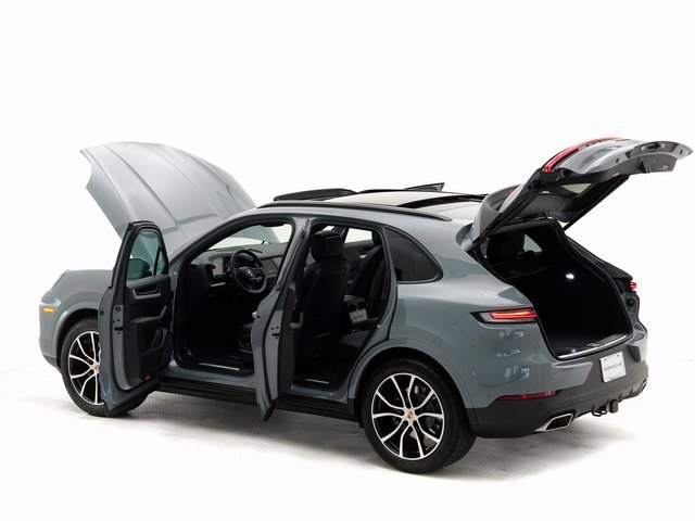 Used 2025 Porsche Cayenne image 35