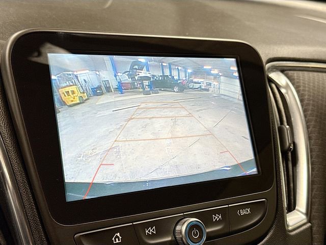 Used 2018 Chevrolet Malibu LT image 15