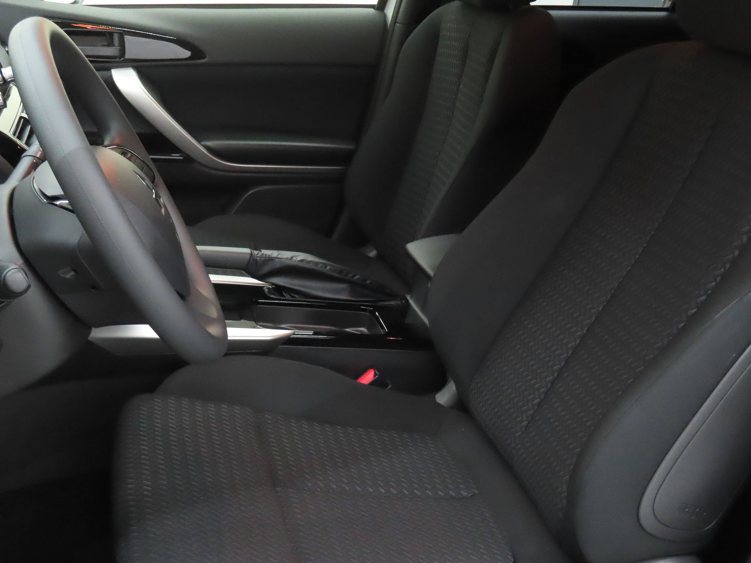 New 2026 Mitsubishi Eclipse Cross LE AWD/4WD image 11