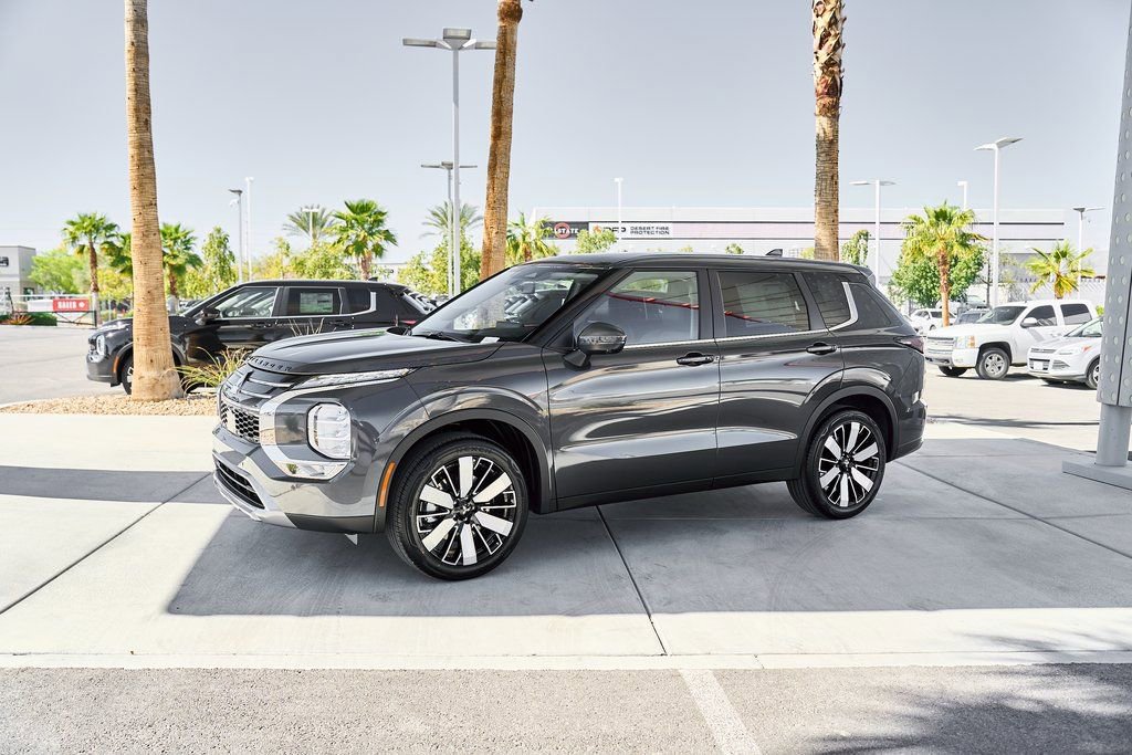 New 2026 Mitsubishi Outlander SE FWD image 4