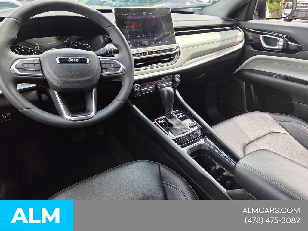 Used 2025 Jeep Compass Limited AWD/4WD image 8