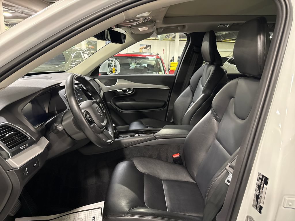Used 2022 Volvo XC90 T5 Momentum w/ Climate Package AWD/4WD image 10