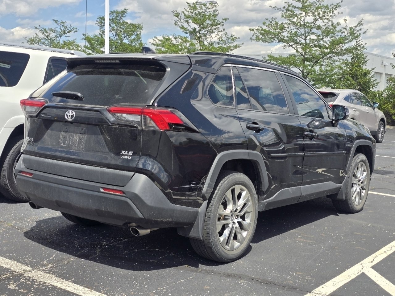 Certified 2020 Toyota RAV4 XLE Premium AWD/4WD image 7