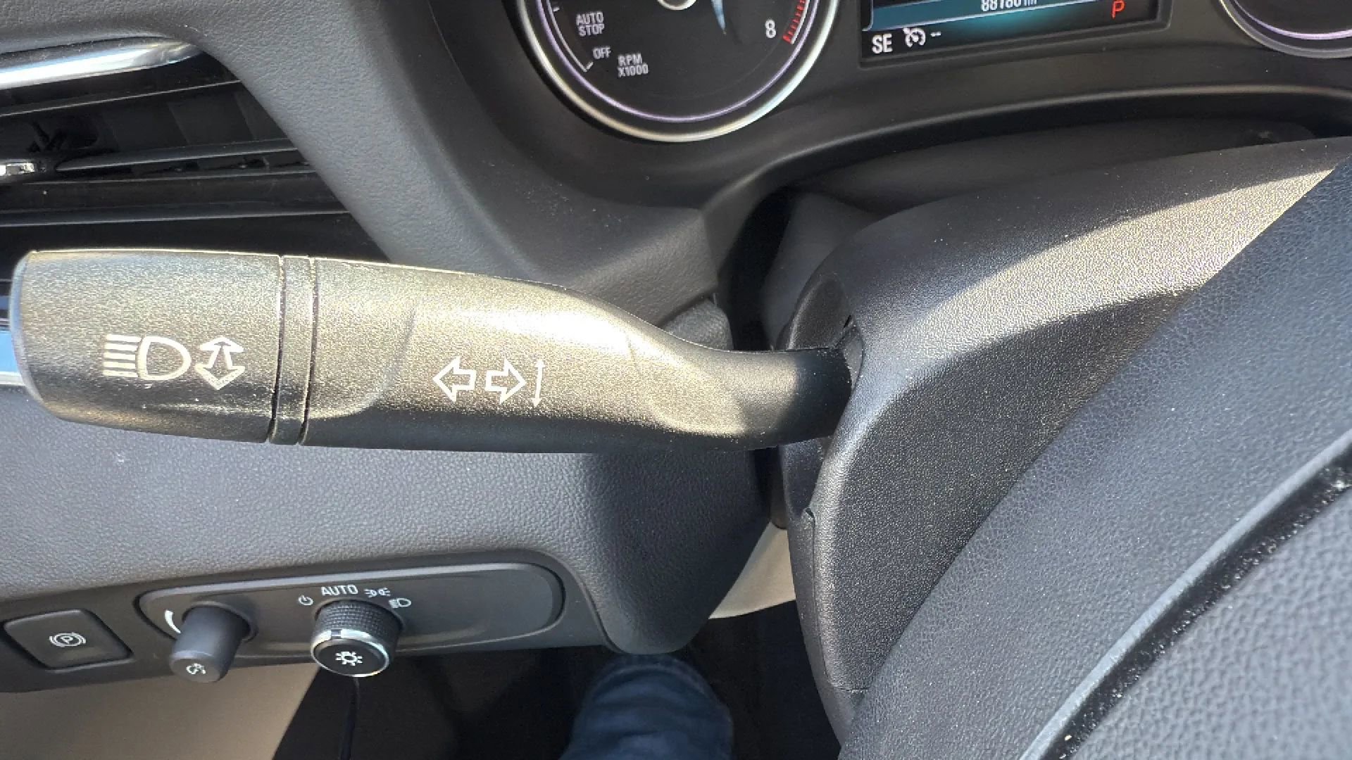 Used 2019 Buick Enclave Essence image 14