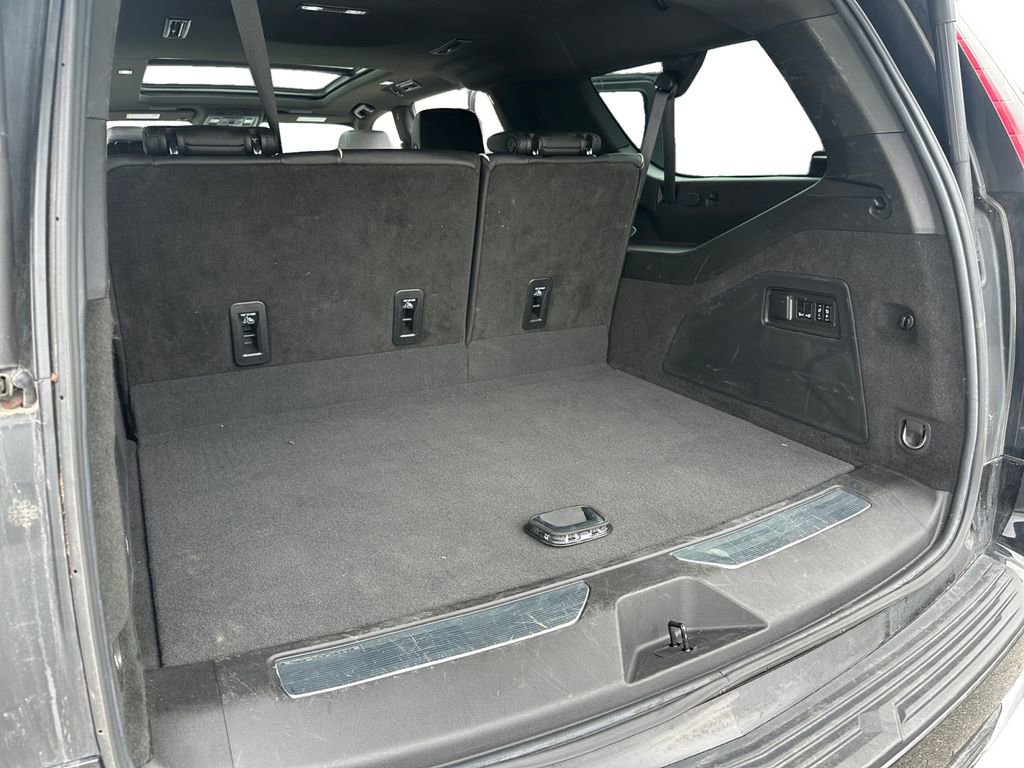 Used 2023 Cadillac Escalade ESV Premium Luxury image 29