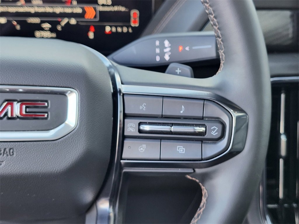 Used 2025 GMC Yukon XL AT4 image 29