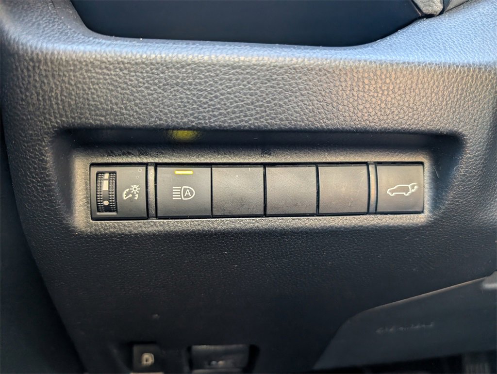 Used 2021 Toyota RAV4 XLE image 23