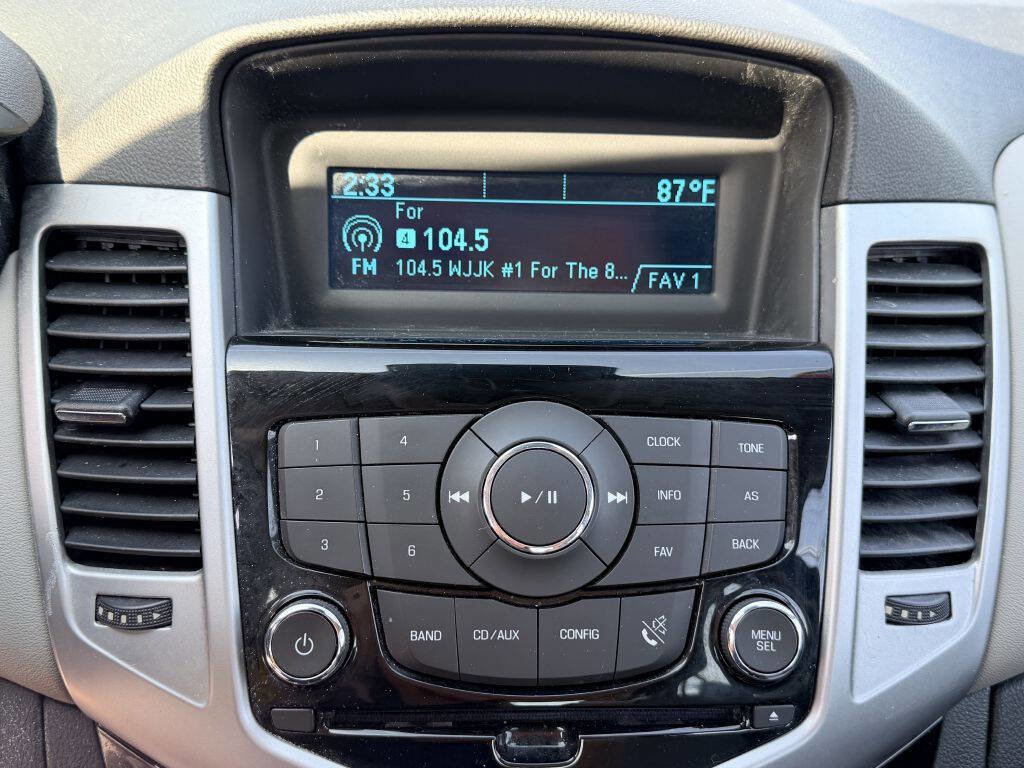 Used 2014 Chevrolet Cruze LS FWD image 15