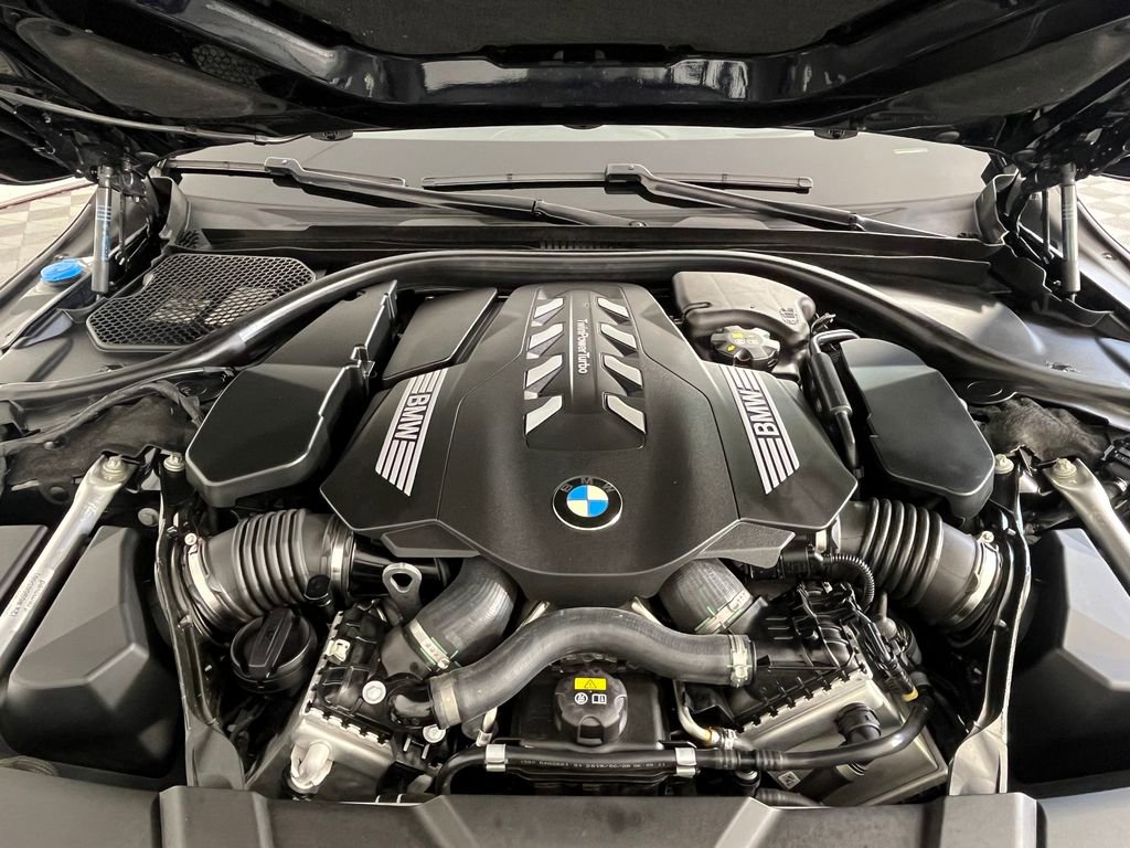 Used 2020 BMW 750i xDrive w/ Autobahn Package AWD/4WD image 12