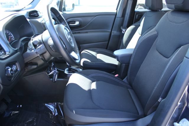 Used 2023 Jeep Renegade Altitude w/ Sun/Sound Group AWD/4WD image 35