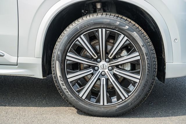Used 2023 Volvo XC90 B6 Plus w/ Protection Package image 18