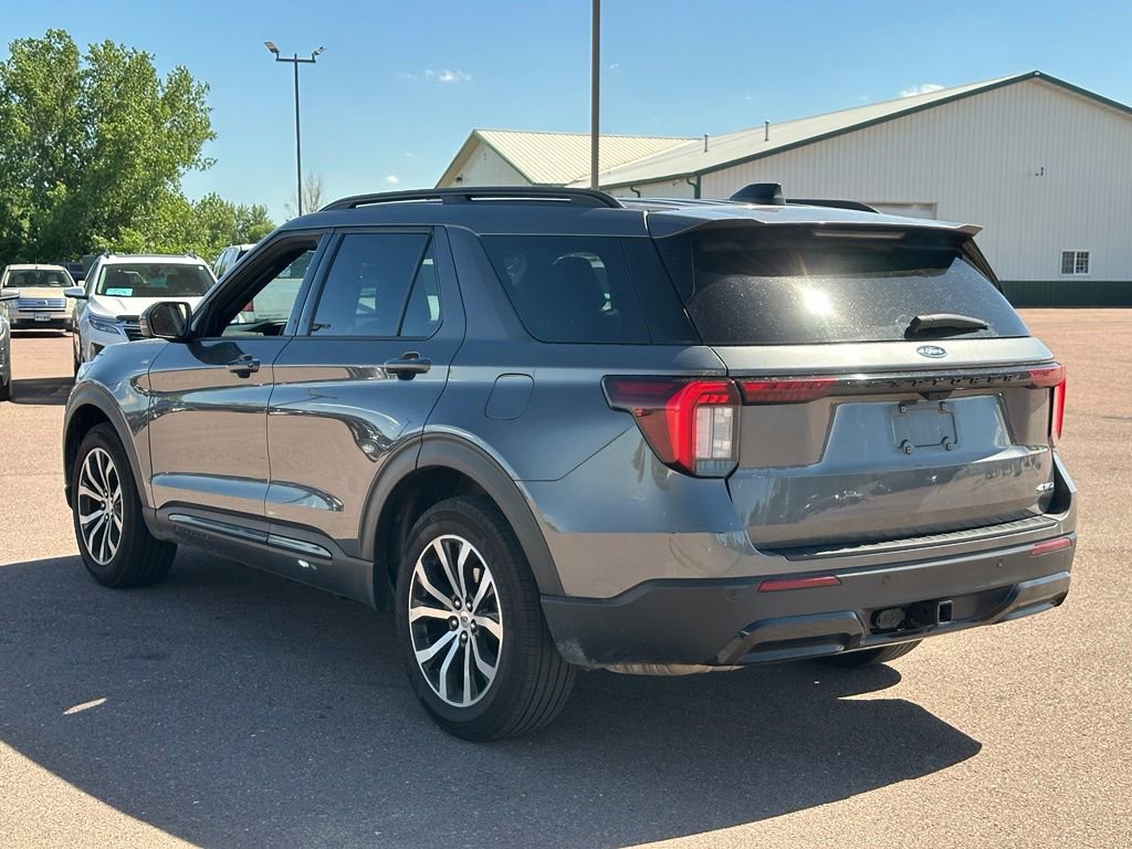 Used 2025 Ford Explorer ST-Line AWD/4WD image 5