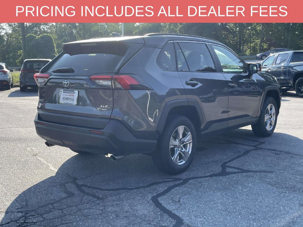 Used 2025 Toyota RAV4 XLE AWD/4WD image 5