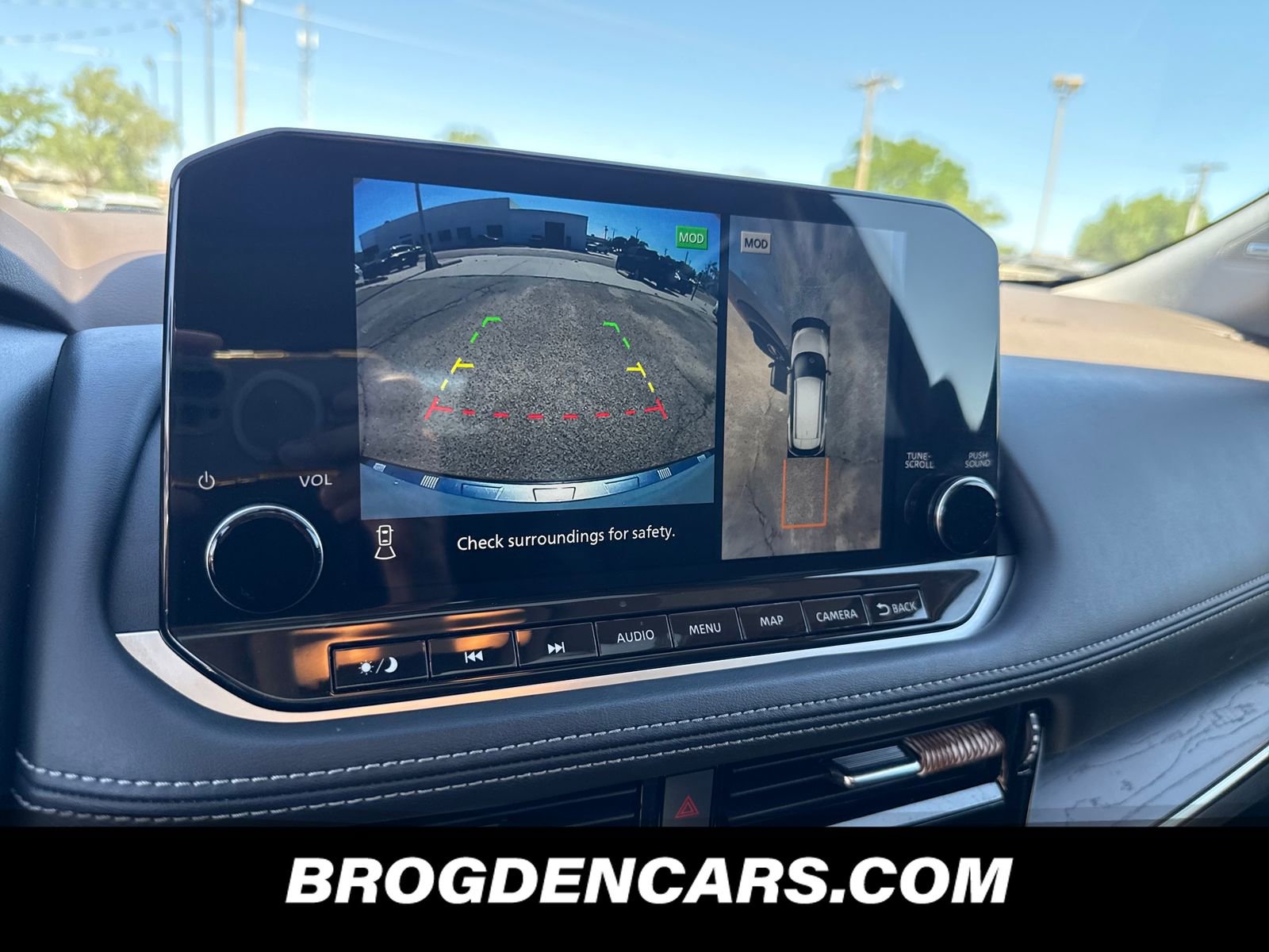Used 2022 Nissan Rogue Platinum w/ Head-Up Display Package FWD image 9