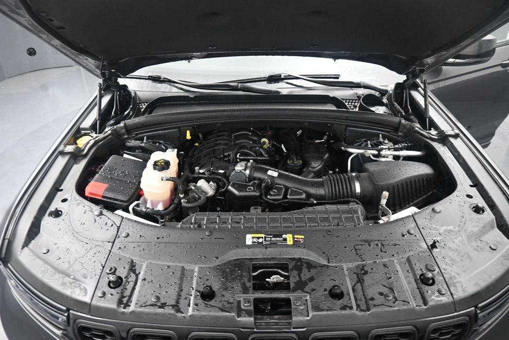 Used 2024 Jeep Grand Cherokee L Laredo AWD/4WD image 14