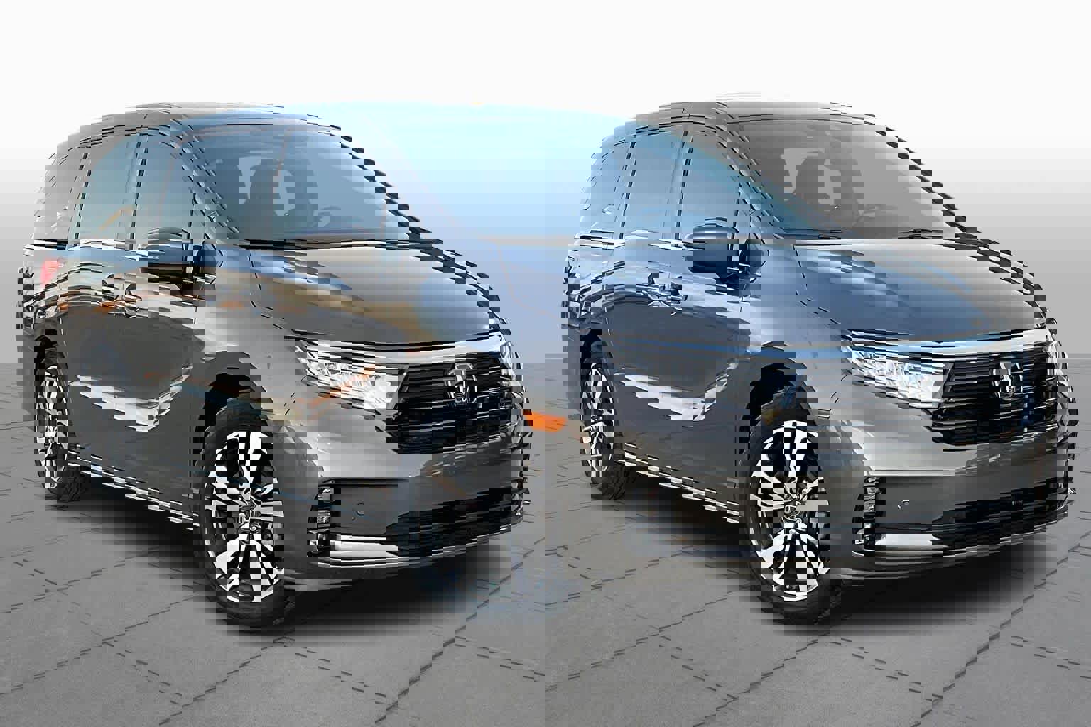 Used 2023 Honda Odyssey Touring image 4