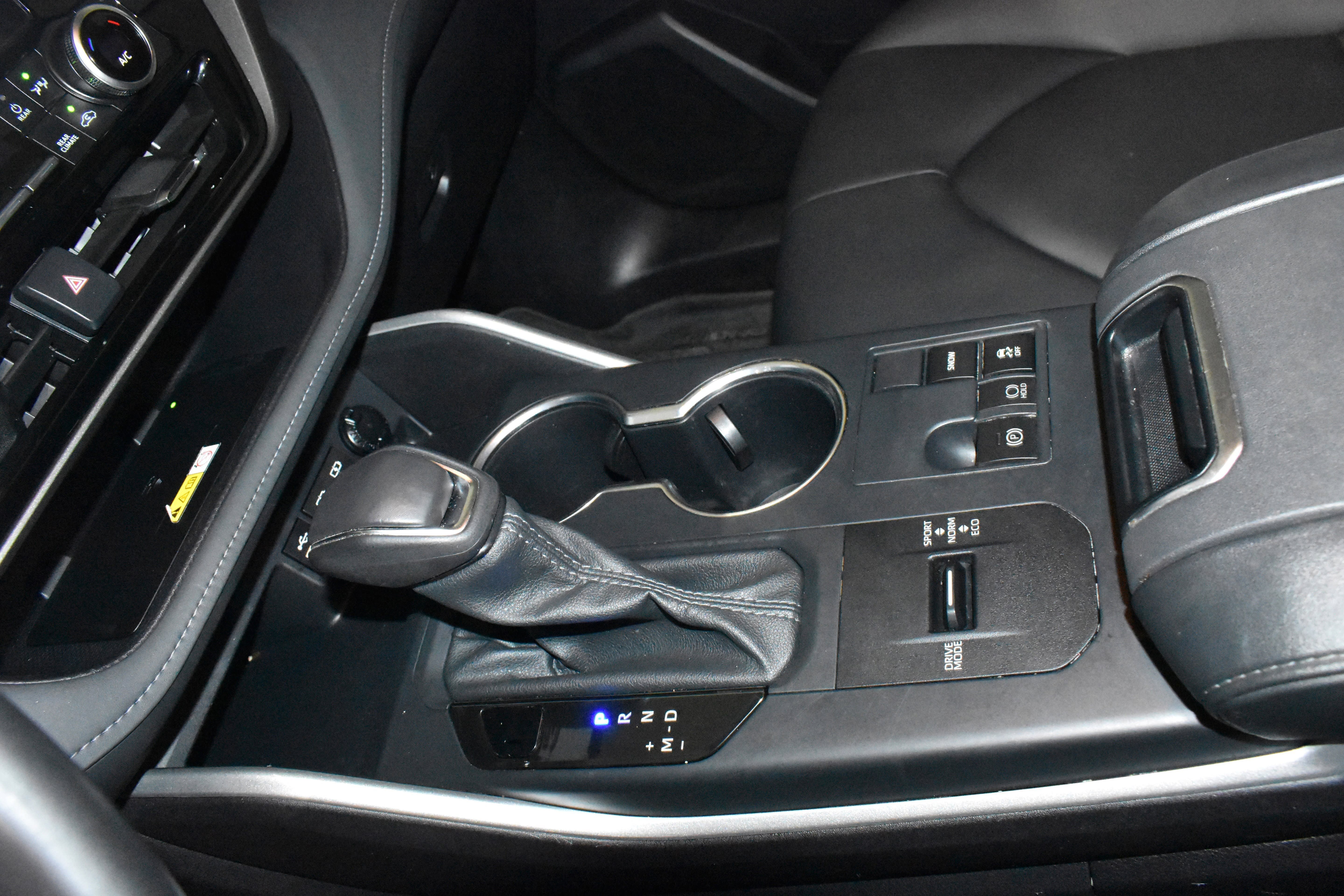 Used 2025 Toyota Highlander XLE FWD image 19