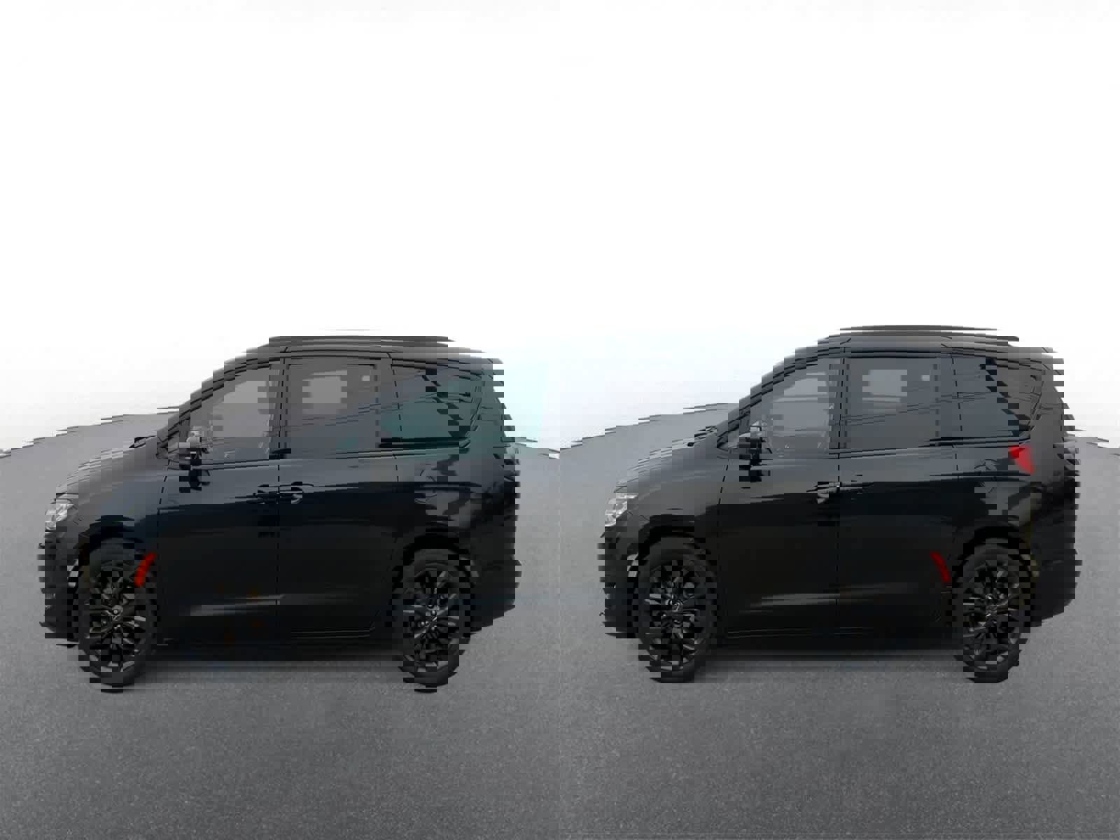 Certified 2019 Chrysler Pacifica Limited w/ S Appearance Package image 5