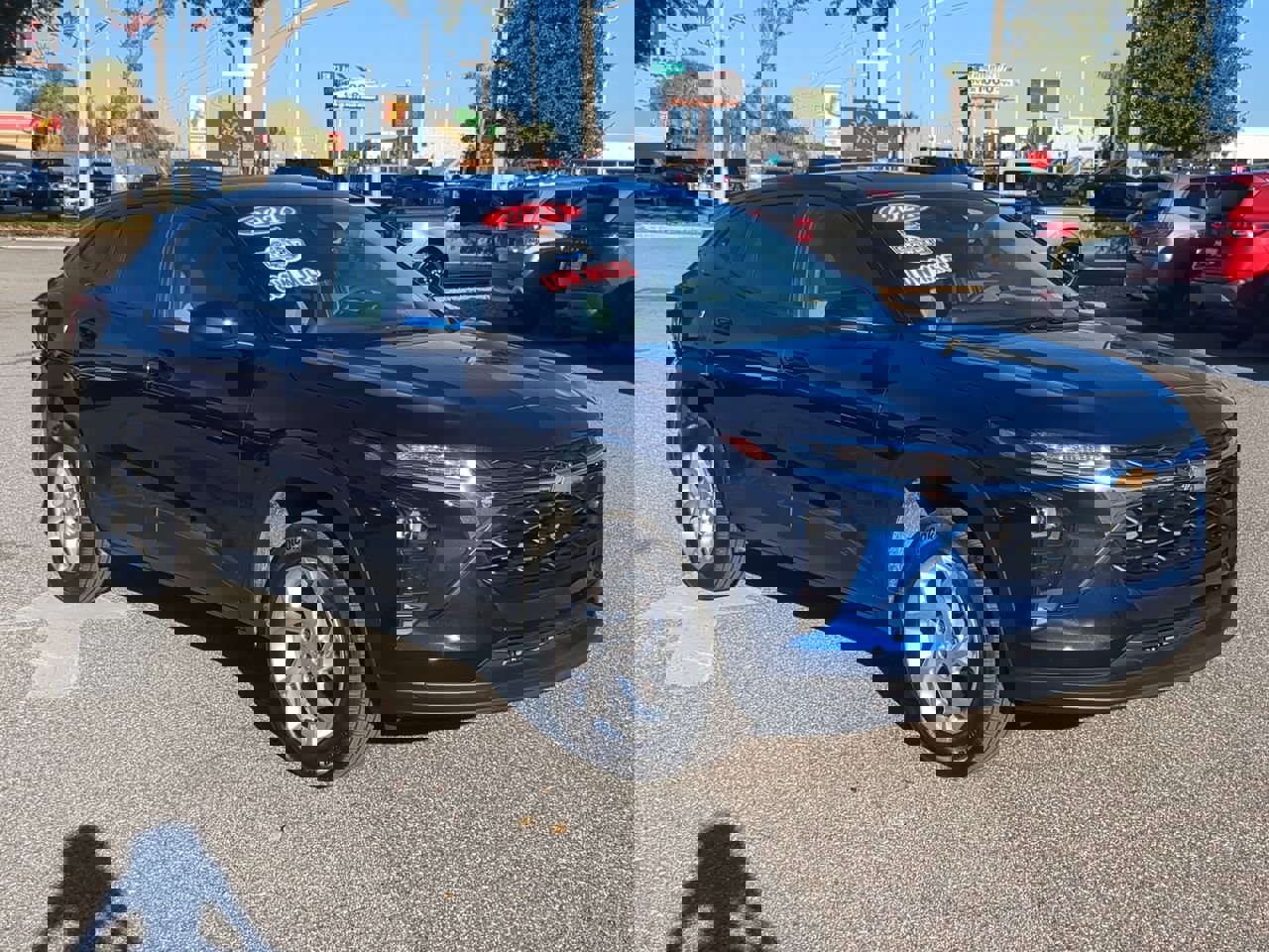 Used 2024 Chevrolet Trax LS w/ LS Convenience Package image 2