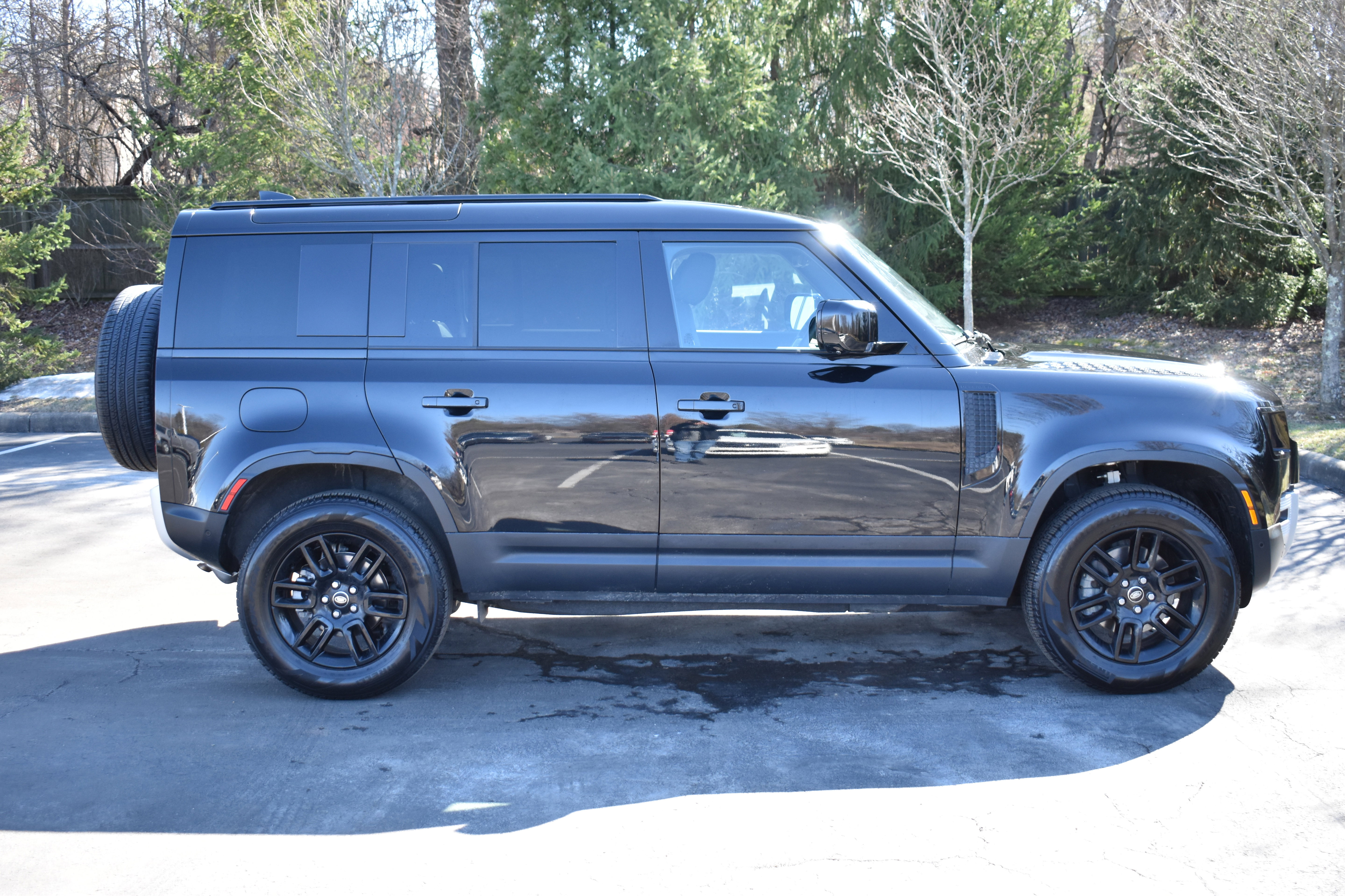 Used 2025 Land Rover Defender 110 S AWD/4WD image 36