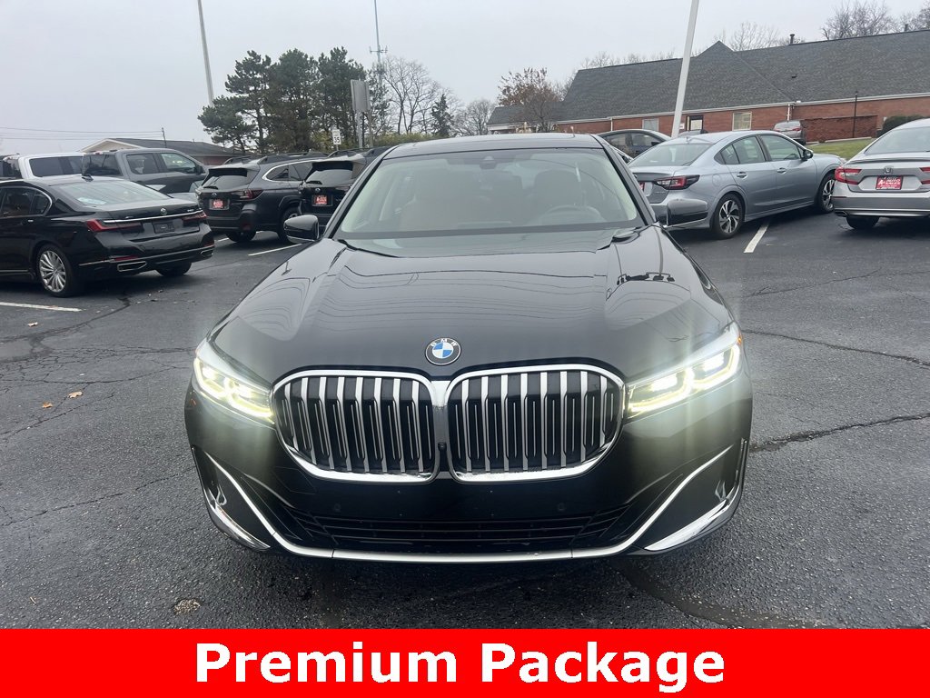 Used 2022 BMW 740i xDrive w/ Luxury Rear Seating Package image 3