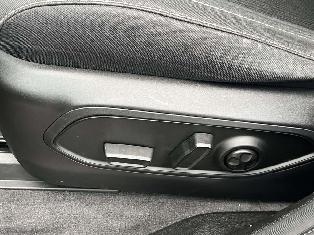 Used 2021 Jeep Grand Cherokee L Laredo w/ Luxury Tech Group I image 16