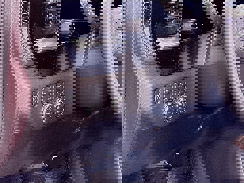 New 2026 GMC Sierra 1500 Elevation image 5