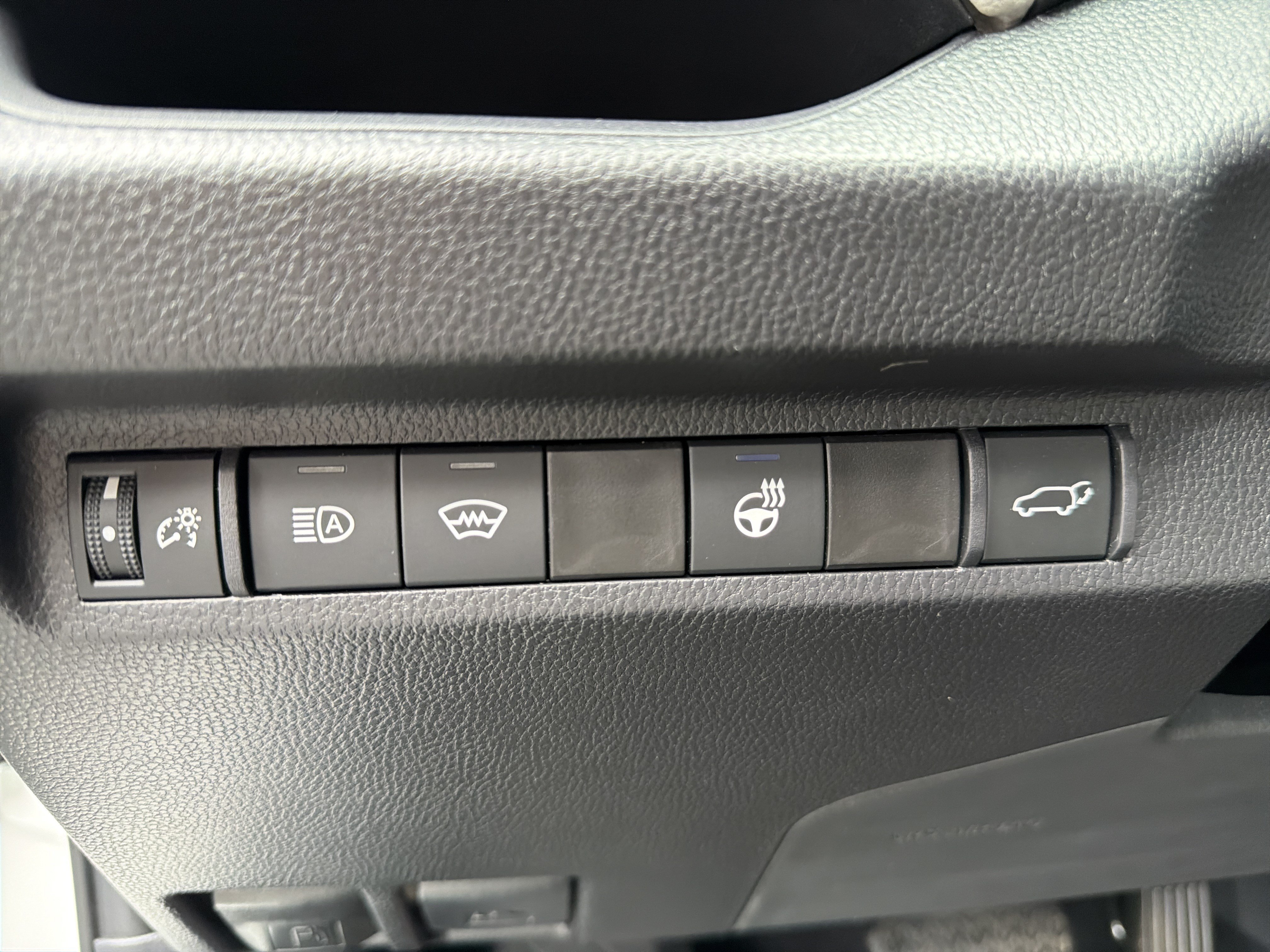 Used 2025 Toyota RAV4 XLE Premium w/ Weather Package FWD image 15