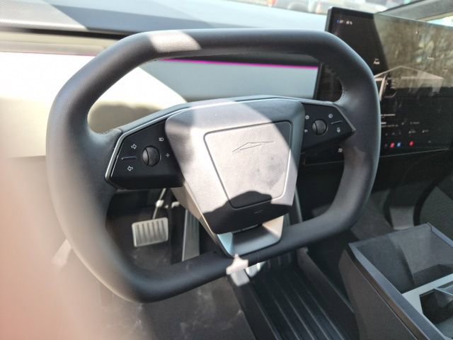 Used 2024 Tesla Cybertruck AWD Crew Cab image 16