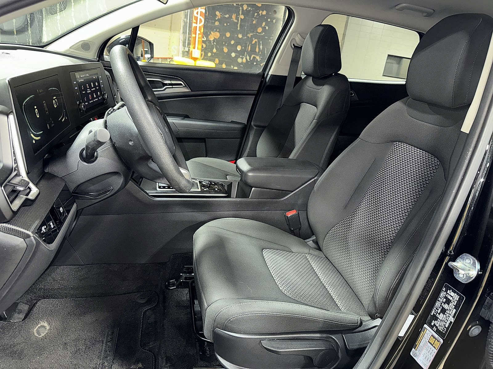 Used 2024 Kia Sportage LX image 15