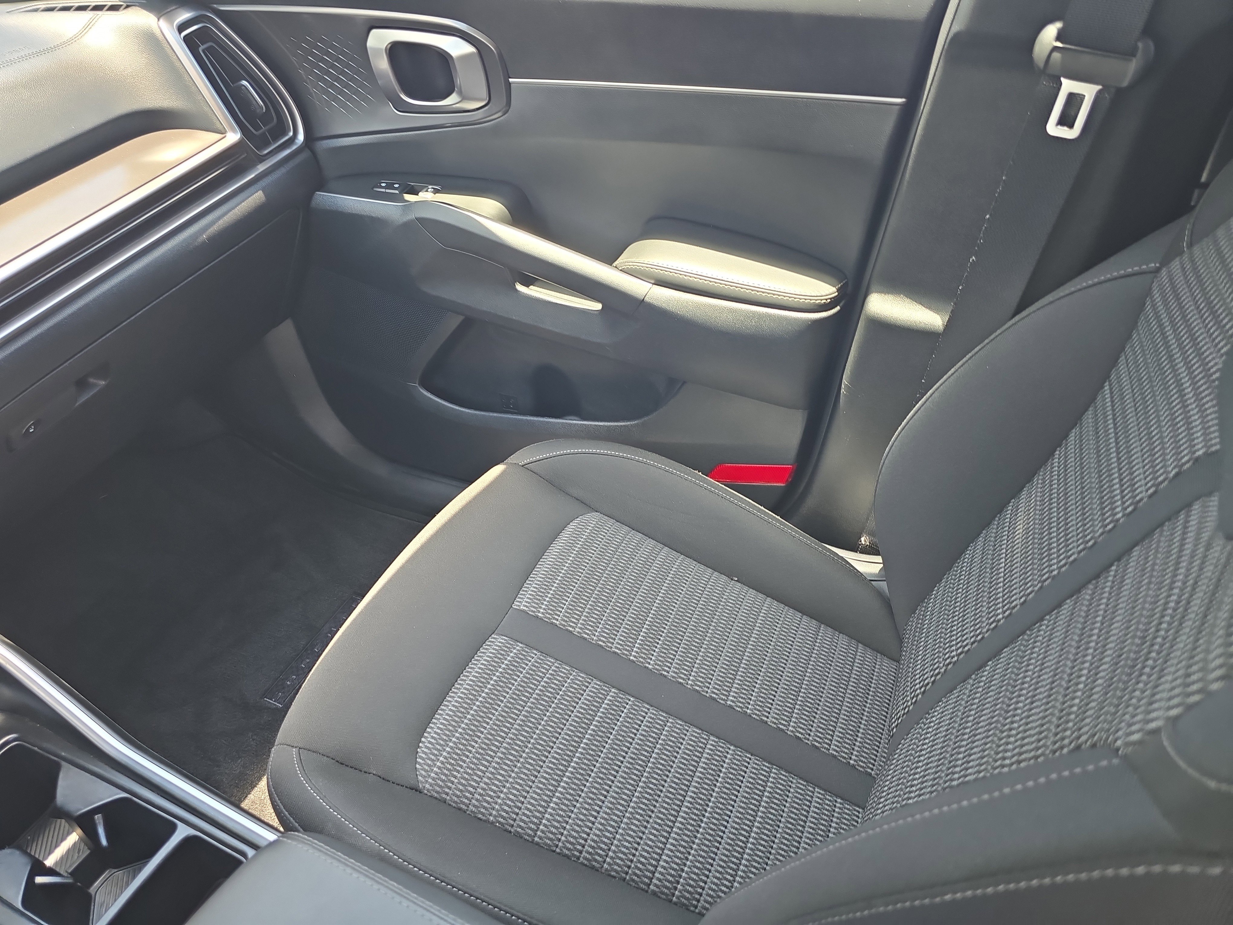 Certified 2025 Kia Sorento LX FWD image 14