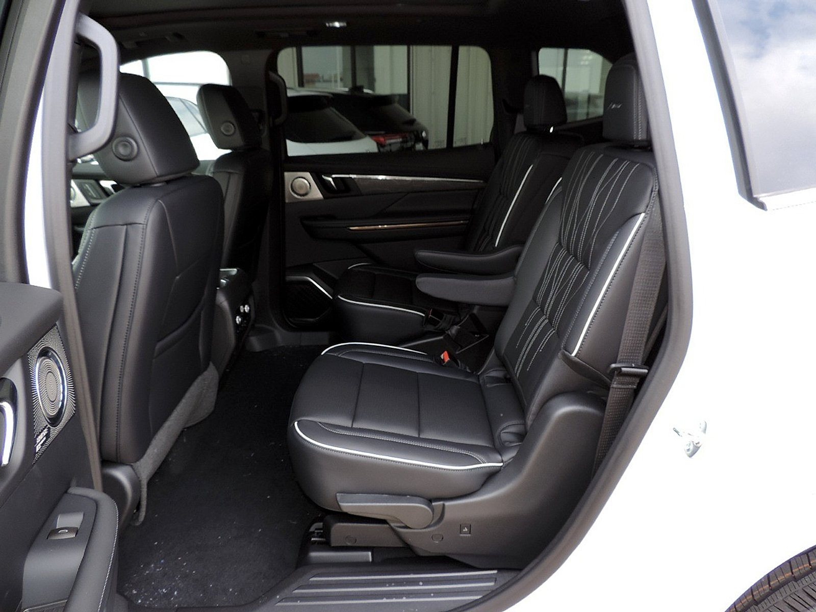 New 2026 Buick Enclave Avenir w/ Super Cruise Package FWD image 19