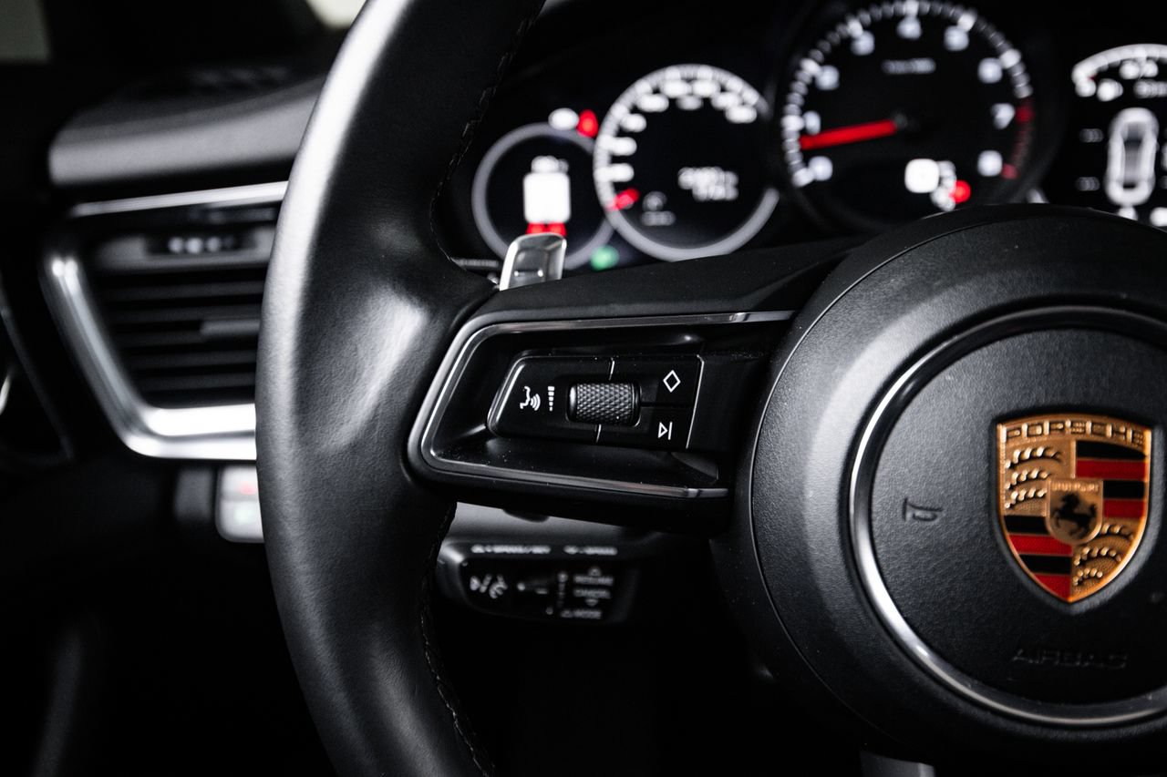 Certified 2023 Porsche Panamera image 17