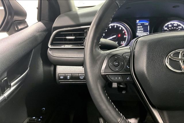 Used 2024 Toyota Camry SE image 11