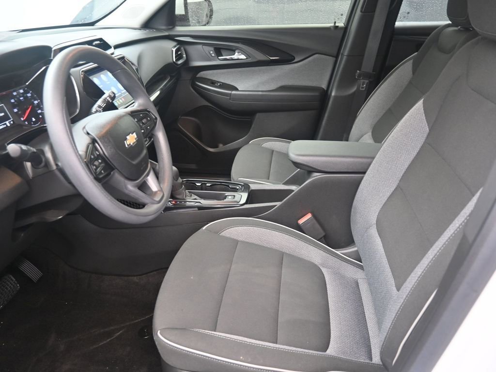Used 2023 Chevrolet TrailBlazer LT w/ Convenience Package image 14