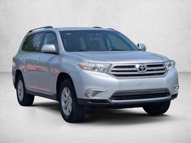 Used 2012 Toyota Highlander SE w/ Tow Pkg AWD/4WD image 3