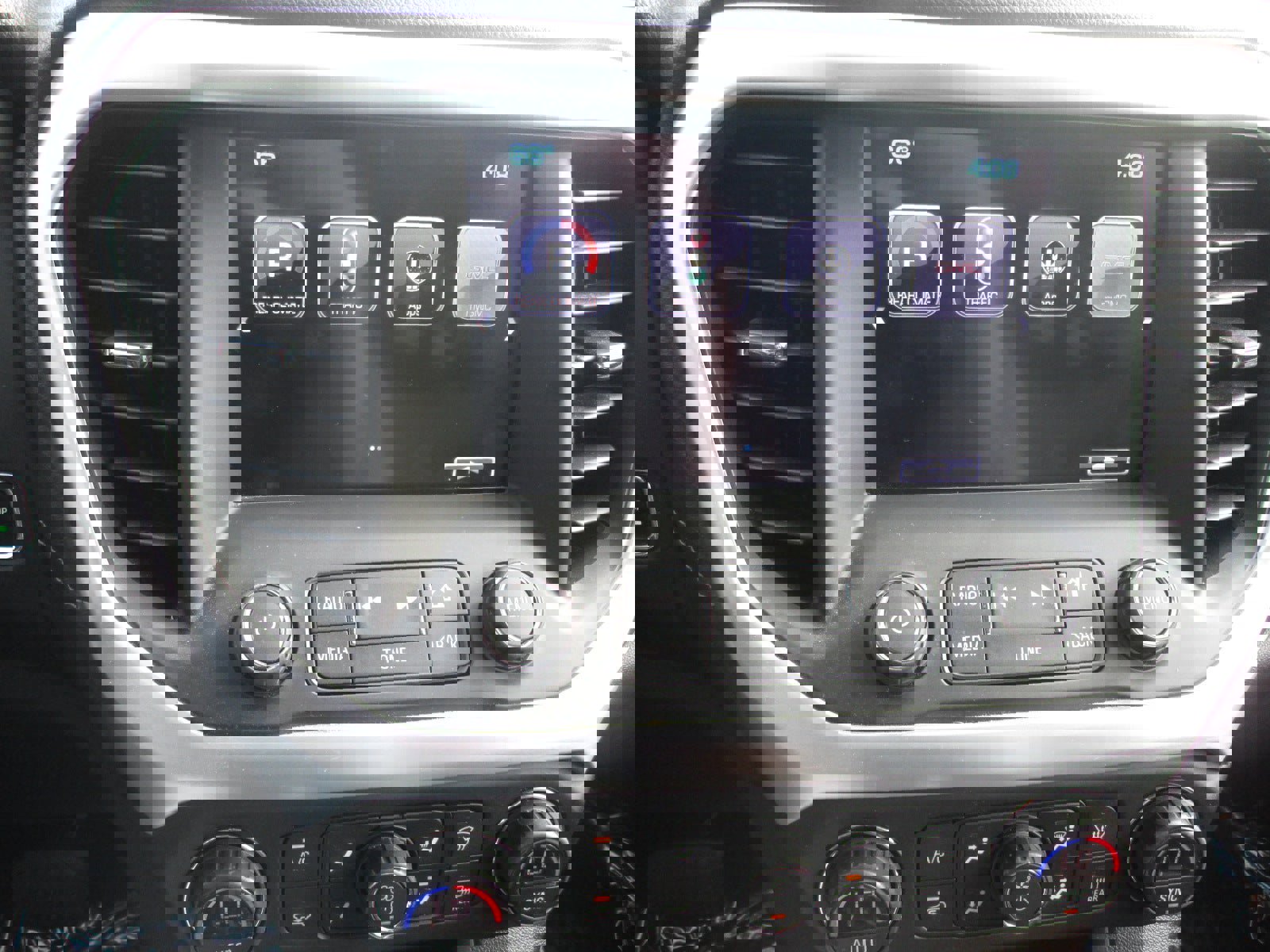 Used 2018 GMC Acadia SLT image 21