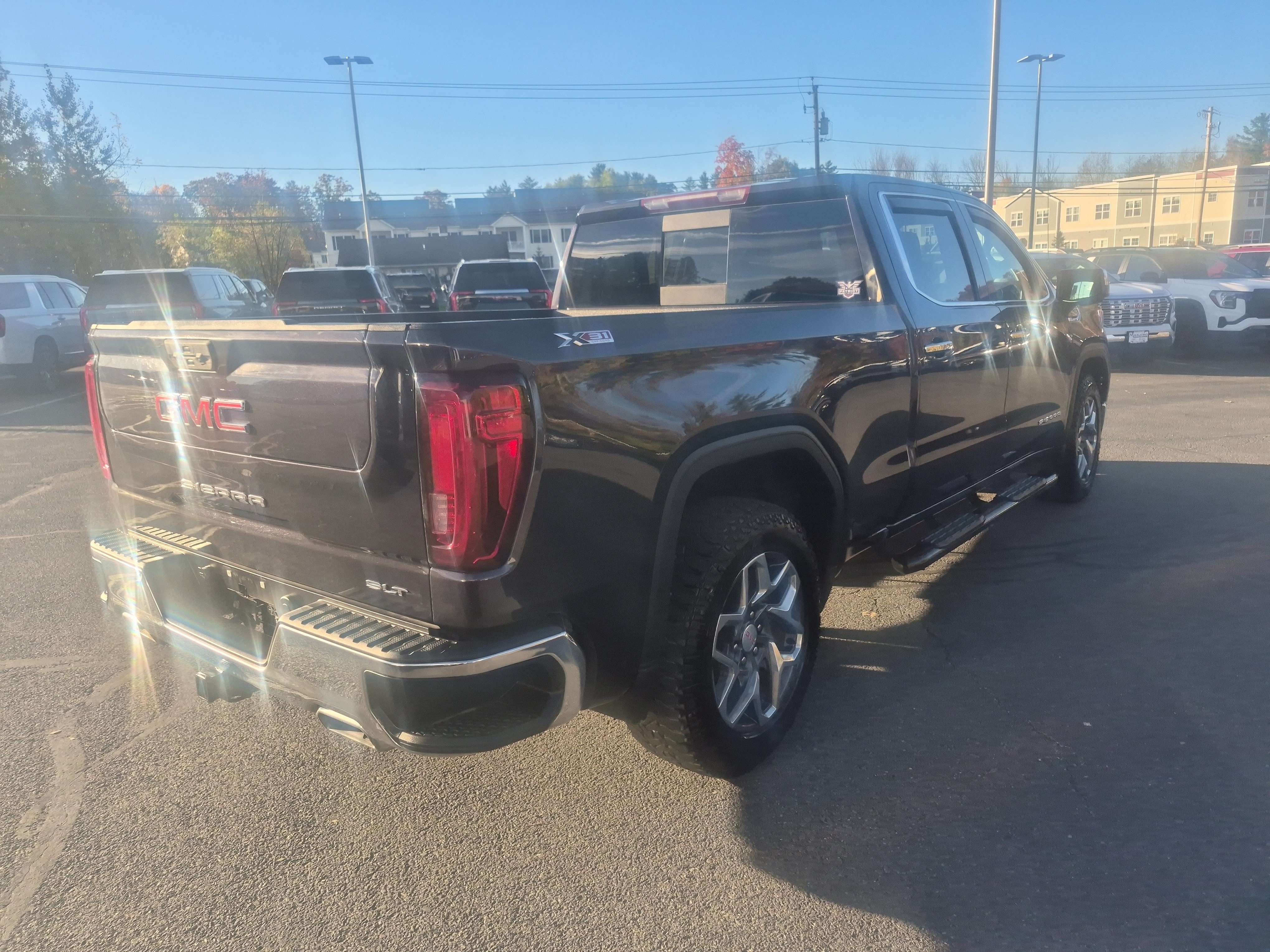 Used 2023 GMC Sierra 1500 SLT w/ SLT Convenience Package AWD/4WD image 4